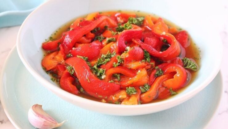 Köz Kırmızı Biber Kavurması Tarifi