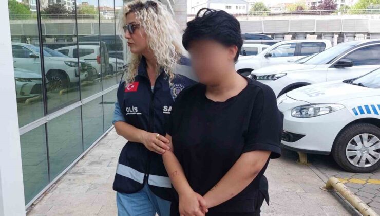 Samsun’da Genç Kız Tartıştığı Annesini Bıçakladı