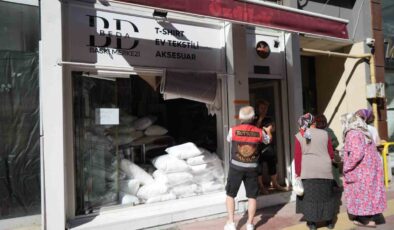 Samsun’da Tekstil Mağazası Yangını Kontrol Altına Alındı