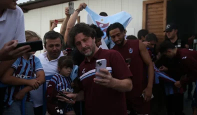 Trabzonsporlu Futbolcular Taraftarıyla Buluştu