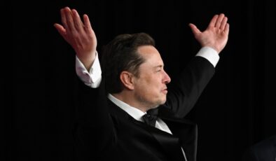 Musk’ın ‘yeni bir siyasi parti kurulsun mu?’ anketinden evet çıktı