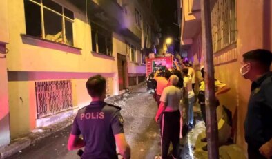 Samsun’da 3 Katlı Binada Yangın: 3 Kişi Dumandan Etkilendi