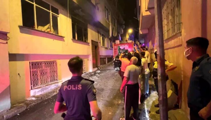 Samsun’da 3 Katlı Binada Yangın: 3 Kişi Dumandan Etkilendi