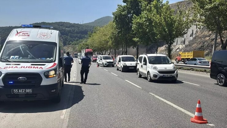 Samsun’da Devrilen Motosikletin Sürücüsü Yaralandı