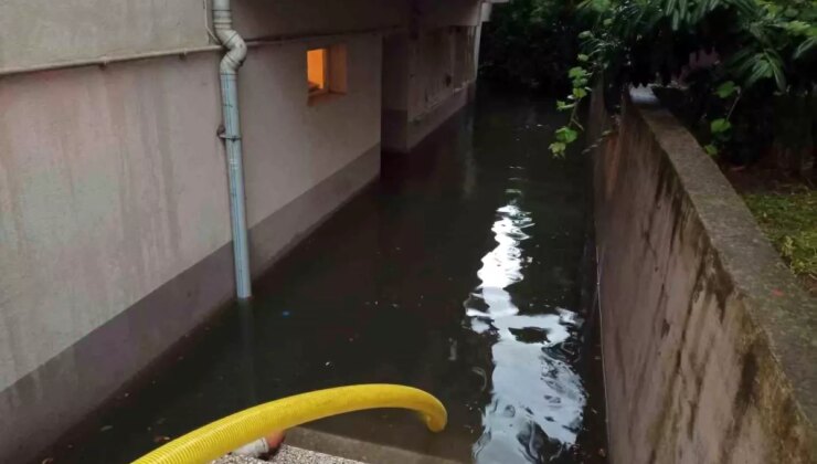 Samsun’da Kuvvetli Yağış Sonrası Apartmanlar Su Bastı