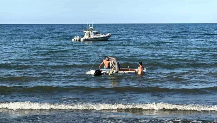 Samsun’da Tekne Alabora Oldu, 5 Kişi Kıyıya Ulaştı