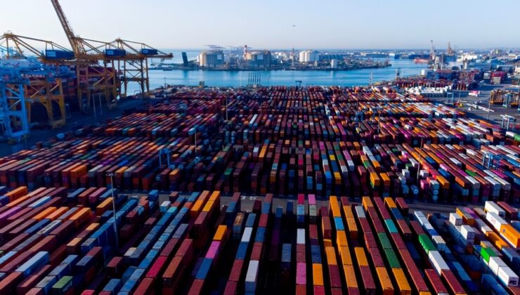 Trump, küçük ülkelere yüzde 10’un üzerinde gümrük vergisi uygulayacak