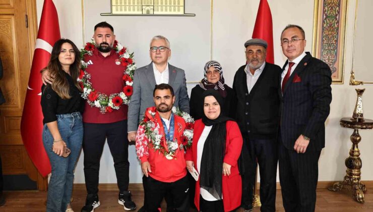 Dünya Şampiyonu Abdullah Kayapınar, Sivas’ta Coşkuyla Karşılandı