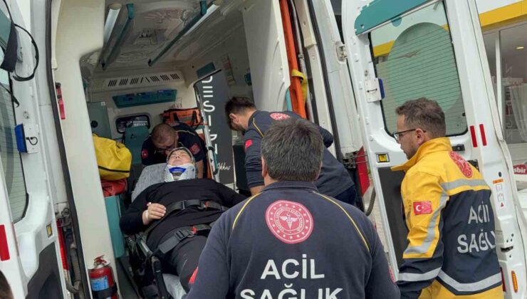 Samsun Tekkeköy’de Dolmuş Kaza Yaptı: İki Yolcu Yaralandı