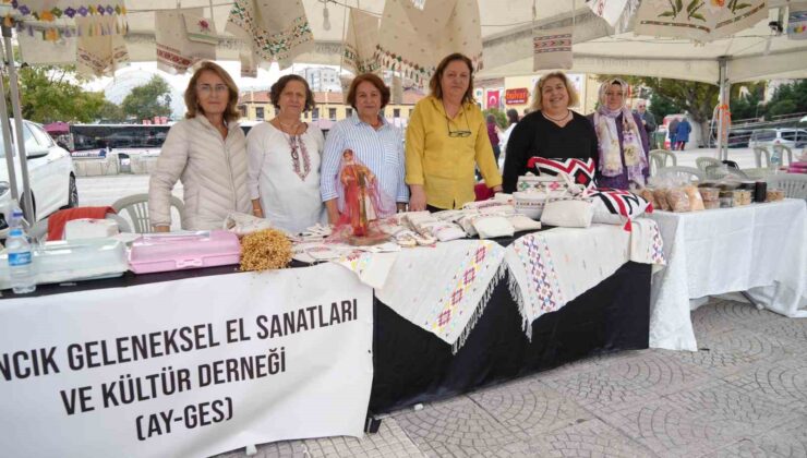 Samsun Cumhuriyet Meydanı Yöresel Ürün Şöleniyle Coştu