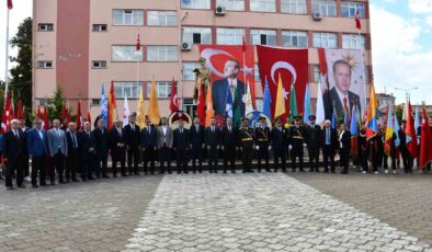 Vezirköprü Cumhuriyet Meydanında 29 Ekim Çelenk Töreni