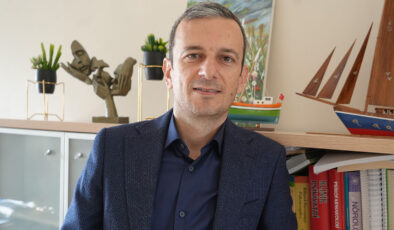 Sosyal Medya Özgüveni Nasıl Bitiriyor?