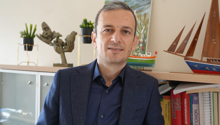 Sosyal Medya Özgüveni Nasıl Bitiriyor?