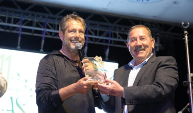 Milas’ta Zeytin Hasadı Coşkusu Bora Gencer ve Özge Biroğlu İle Zirve Yaptı