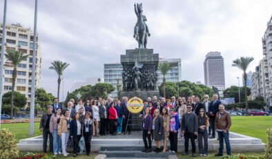 Ege Diş Hekimleri Atatürk Anıtı’nda Buluştu