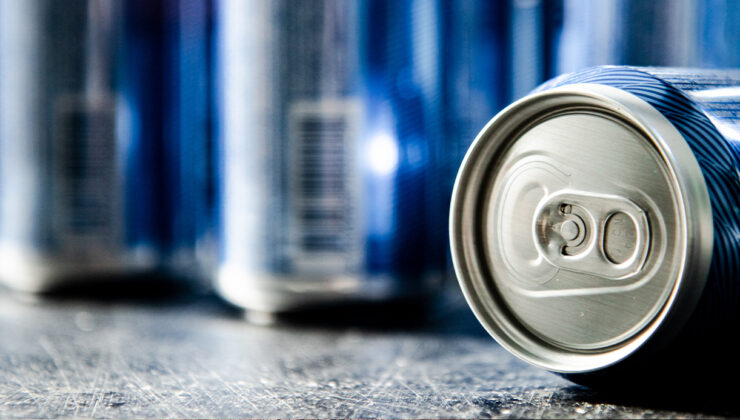 İzmir’deki Genç Ölümü, Enerji İçeceklerini Yeniden Gündeme Taşıdı