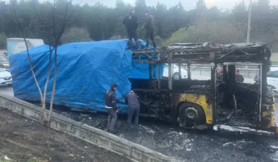 Seyir Halindeki Otobüs Alev Aldı