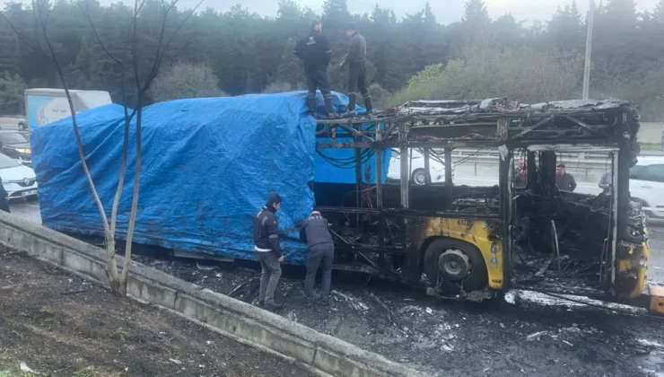 Seyir Halindeki Otobüs Alev Aldı