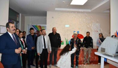 Vezirköprü Devlet Hastanesi’nde Çocuklara Moral Ziyareti