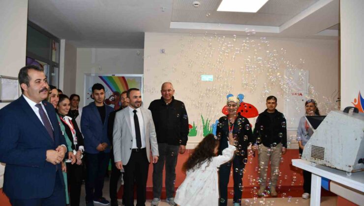 Vezirköprü Devlet Hastanesi’nde Çocuklara Moral Ziyareti