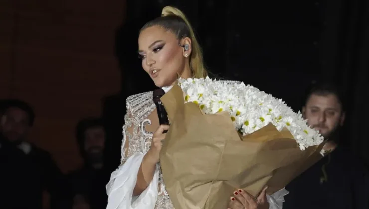 Demet Akalın’dan 800 Bin TL’lik Kendine Hediye!