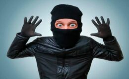 Yaşam Koçluğu Kıskacında Kayıt Dışı Para Trafiği: Dövizler Yurtdışına Akıyor!