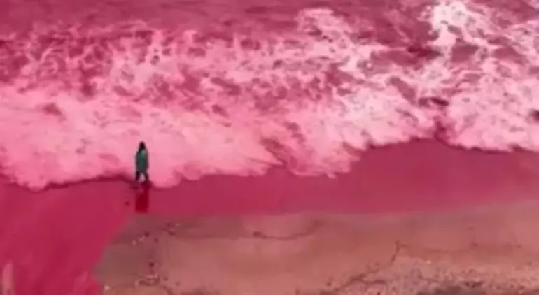Hürmüz Adası Kızıl Sahil Neden Renk Değiştirdi