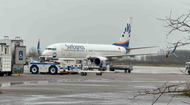 Samsun’da Martı Sürüsüne Çarpan Yolcu Uçağı 3,5 Saat Sonra Havalandı