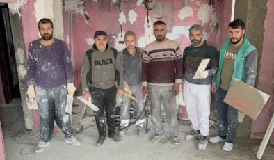 Yangında Kül Olan Ev İmece Usulü Yeniden Ayağa Kalkıyor