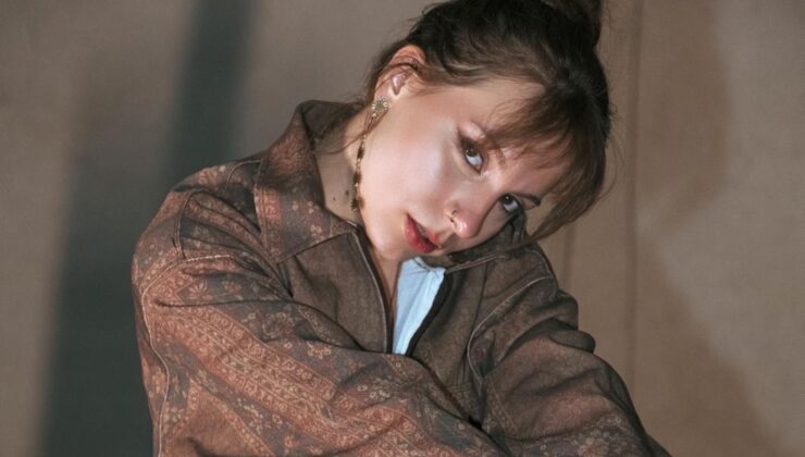 Tiyatroda Tüm Alanlarda; Ayşegül Şevval Kalabalık!